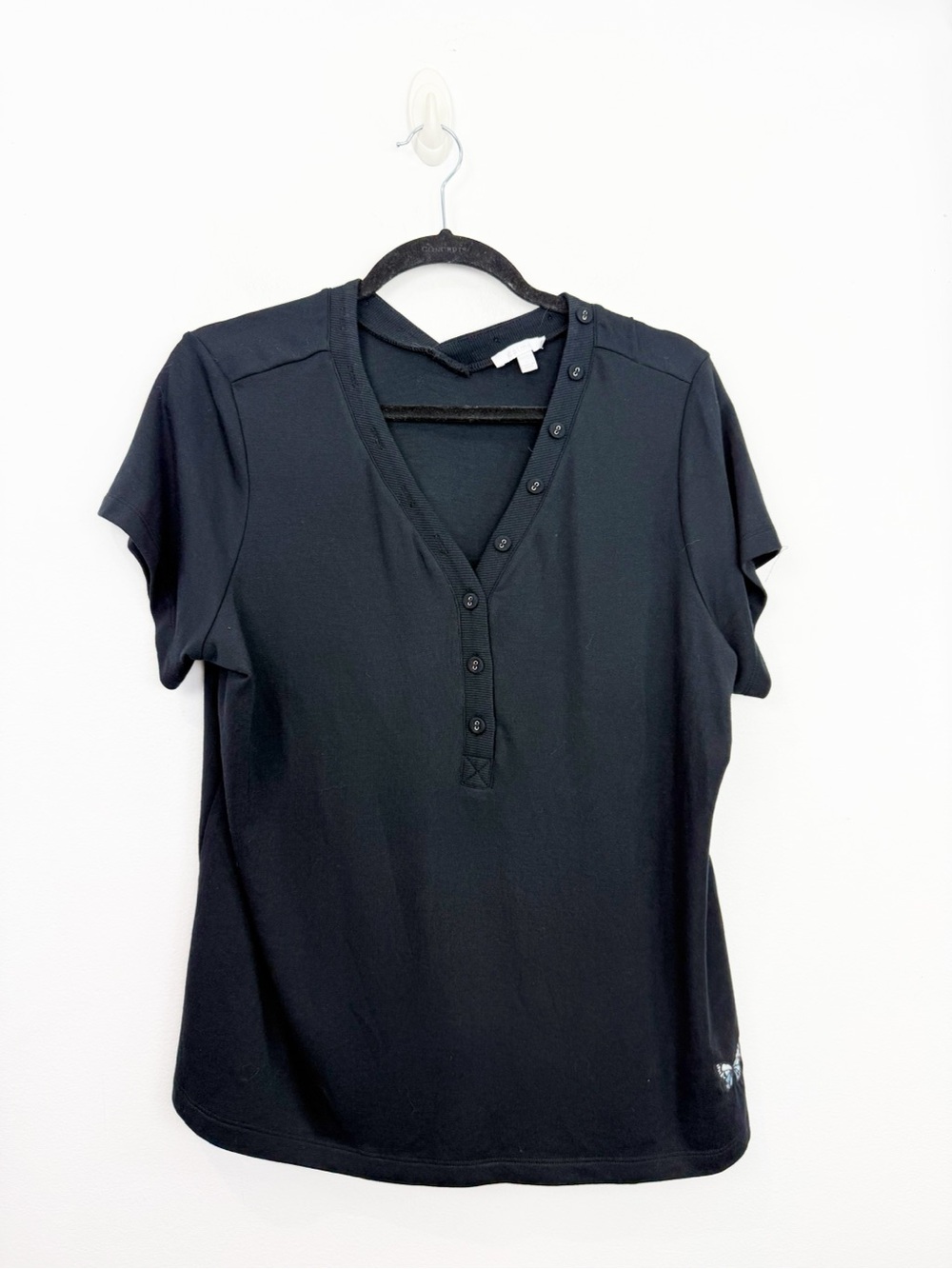Calme Black Short Sleeve Henley Button Top Butterfly Detail Size Large
